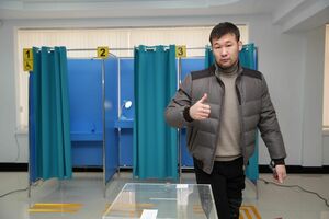 Шавкат Рахмонов проголосовал на референдуме в Конаеве