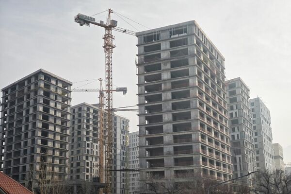 Квадрат дорожает быстрее зарплат