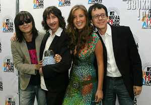 Жизнь не учит