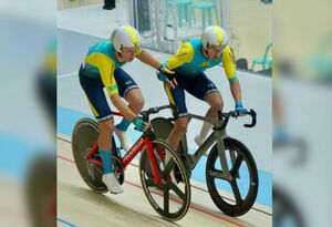 Гонщики на пьедестале