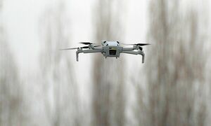 Дроном по комару!