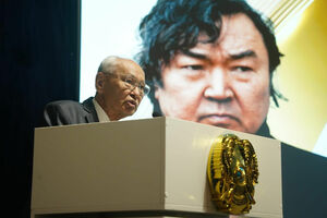 Людям он не лгал