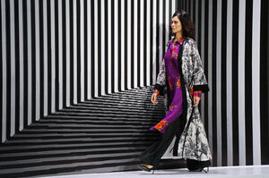 Новый чёрный и костюм из ковра