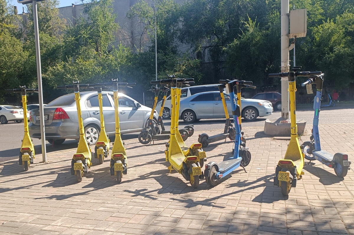 Когда наведут порядок с самокатами?