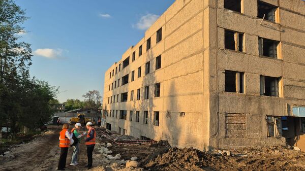 Пока за ширмой