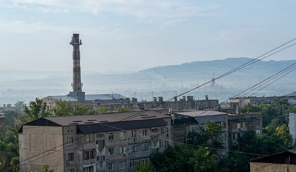 Из какой трубы несёт?