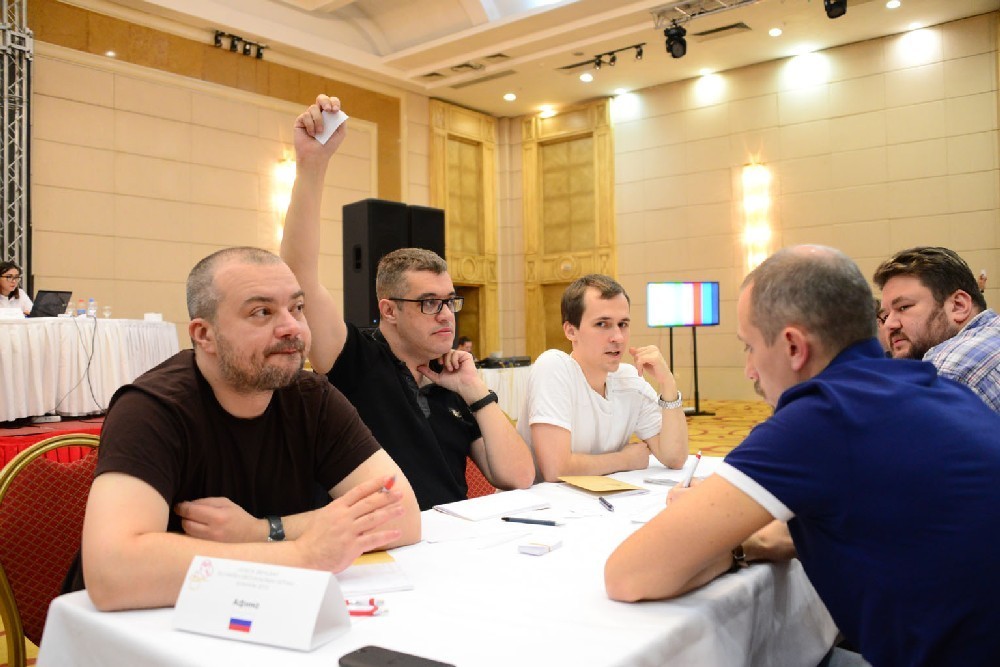 Команда “Афина” Максима ПОТАШЕВА (второй слева).