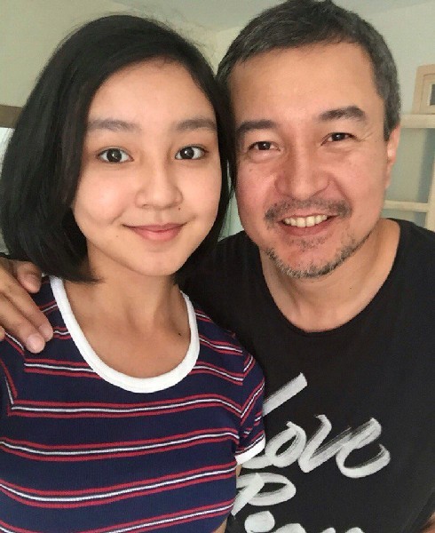 Акан САТАЕВ с дочерью Марйам.