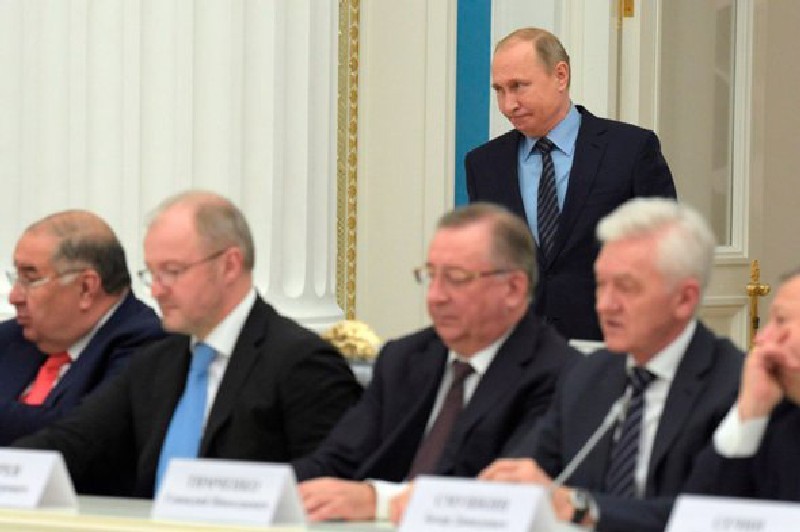 Президент РФ Владимир Путин перед встречей с элитой российского бизнеса.