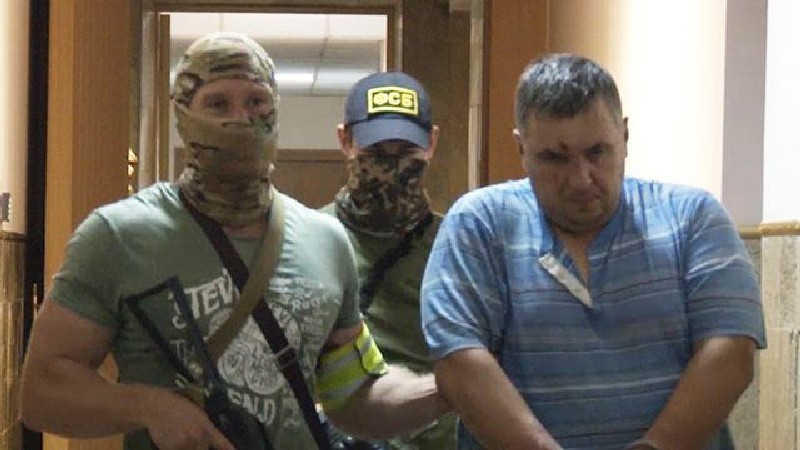 Предполагаемый организатор терактов в Крыму - Евгений ПАНОВ (справа).