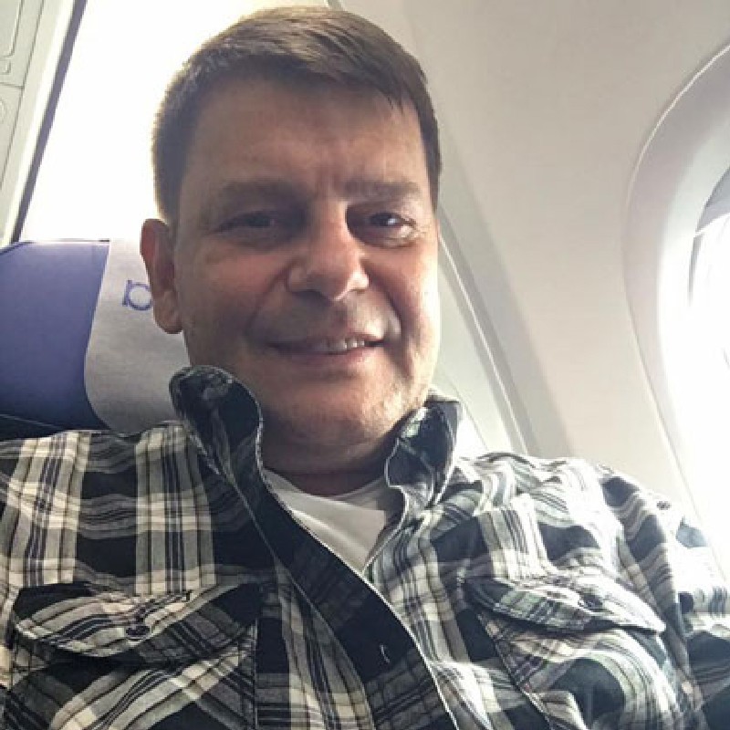 Из-за Армена МАРТИРОСЯНА...