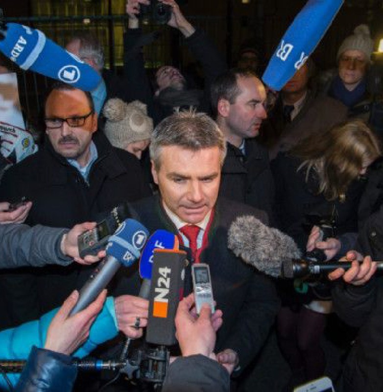 Петер ДРАЙЕР и сам поехал в Берлин.