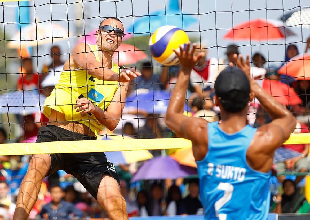 Казахстанские бич-волейболисты едва не покорили Таиланд.