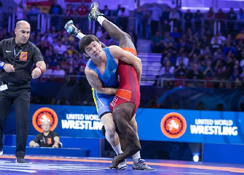 Меиржан ШЕРМАХАНБЕТ победил Мамадассу СИЛЛУ со счетом 9:0!