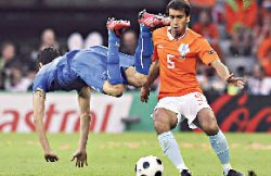 Булат АБИЛОВ: Футбол, как и политика, любит конкуренцию