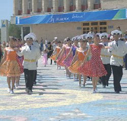 А девушки потом