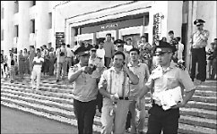 Как "Нур Отан" пикетчиков сдал