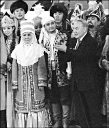 У всех кризис, а они театр открыли