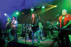 Алан СИЛЛСОН, лидер группы Smokie: Водки найду