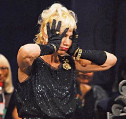 Нина ЖМЕРЕНЕЦКАЯ, актриса: Меня испортил Лев Толстой