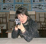 Стреляет не только глазками!