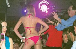 Модели тоже умеют улыбаться