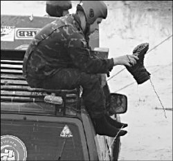 Из болота тащить бегемота