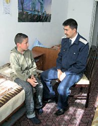 Он бил меня несильно