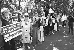 Сейтказы МАТАЕВ, председатель Союза журналистов Казахстана: Цель баснословных исков - разорить издания