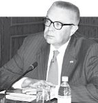 Ричард ХОУГ­ЛАНД: Дипломат тоже имеет право на чувство юмора