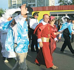 У власти - красный кардинал?