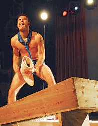 Фуршет вместо премьеры