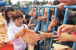 Эх, яблочко - да с баурсаками!