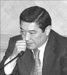 Новая метла жару задала