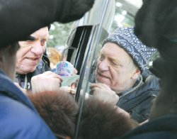 Подачки из тачки