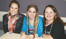 Мир повис на ниточке, мы сидим на краешке…