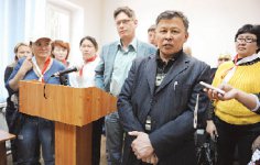 Присел - посиди