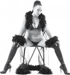 Танцевать - за деньги, а жить - по любви