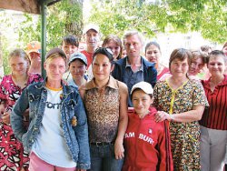 За решеткой