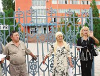 Оковы тяжкие падут...