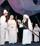 У войны сценичное лицо