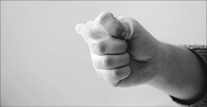 А кондом-то штопаный!