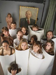 Портрет политика в стиле ню