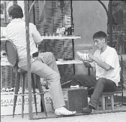 Маргинал не пробегал?