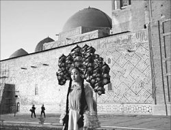 Алма МЕНЛИБАЕВА: У нас свободную женщину называют сукой