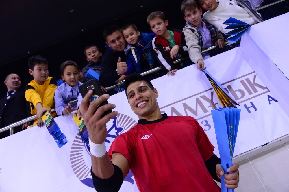 Любимец публики вратарь ИГИТА после игр с боснийцами остался “сухим”.