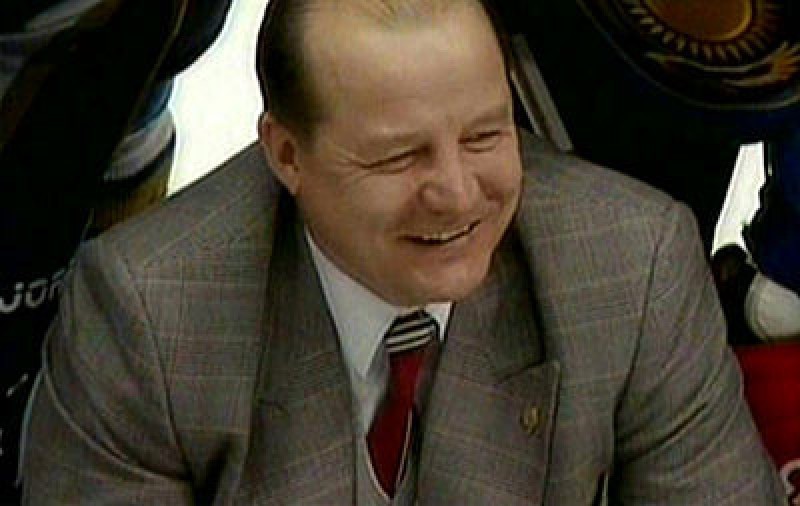 Тренер сборной Казахстана 1998 года Борис Александров.