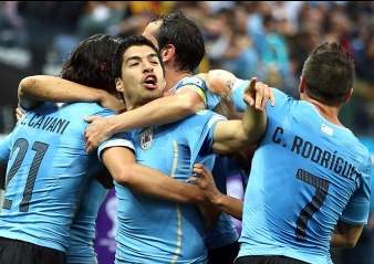 Дубль Суареса принес Уругваю победу над англичанами на чемпионате мира по футболу