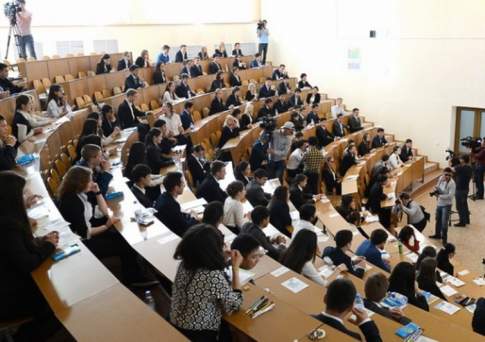 10 тысяч грантов выделили для казахстанцев в 2018 году российские вузы