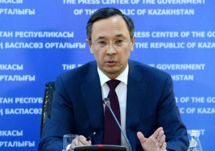 Экс-глава МИД Кайрат Абдрахманов остался на дипломатической службе